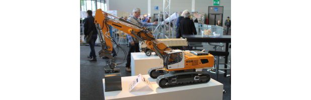 Liebherr R944B-Raupenbagger mit Verstellausleger von Premacon